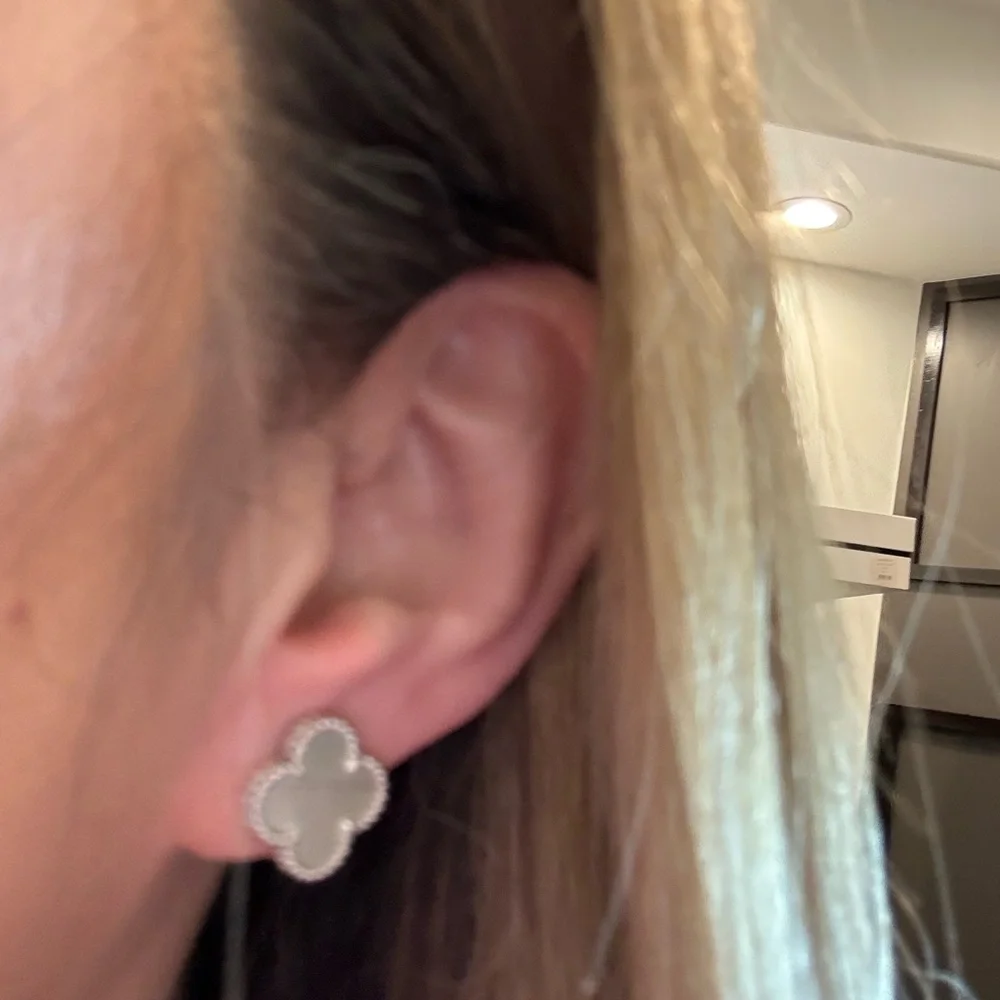 Van Cleef & Arpels mother of pearl Earrings - Picture 7 of 9